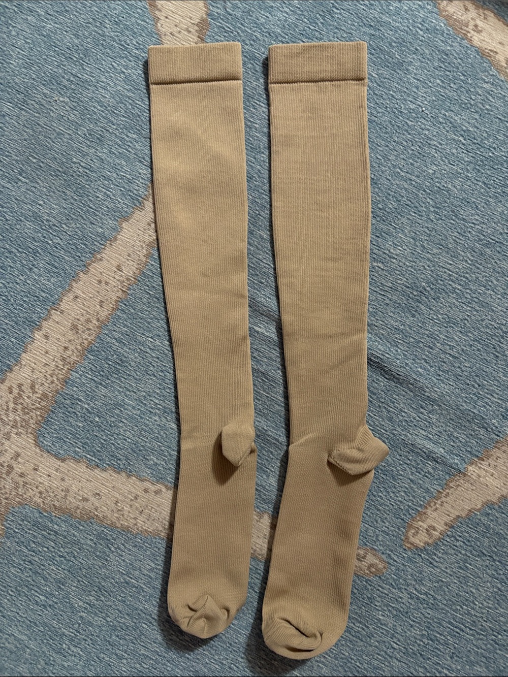 New Women's S/M Tan Knee High Compression Socks Travel Nursing Support